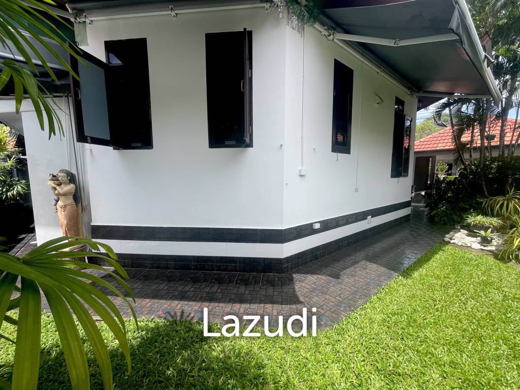Near the sea / very well-maintained resort / tropical garden