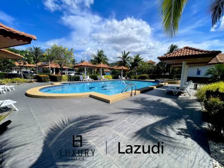 Near the sea / very well-maintained resort / tropical garden