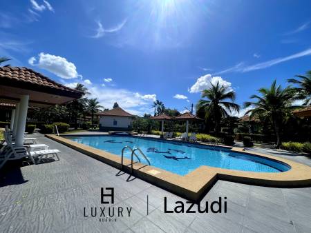 Near the sea / very well-maintained resort / tropical garden