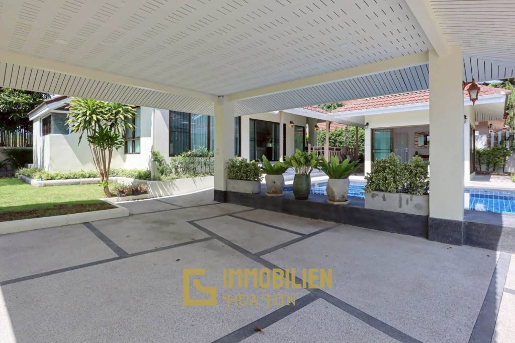 190 sqm pool villa in Thap Tai Hua Hin freehold