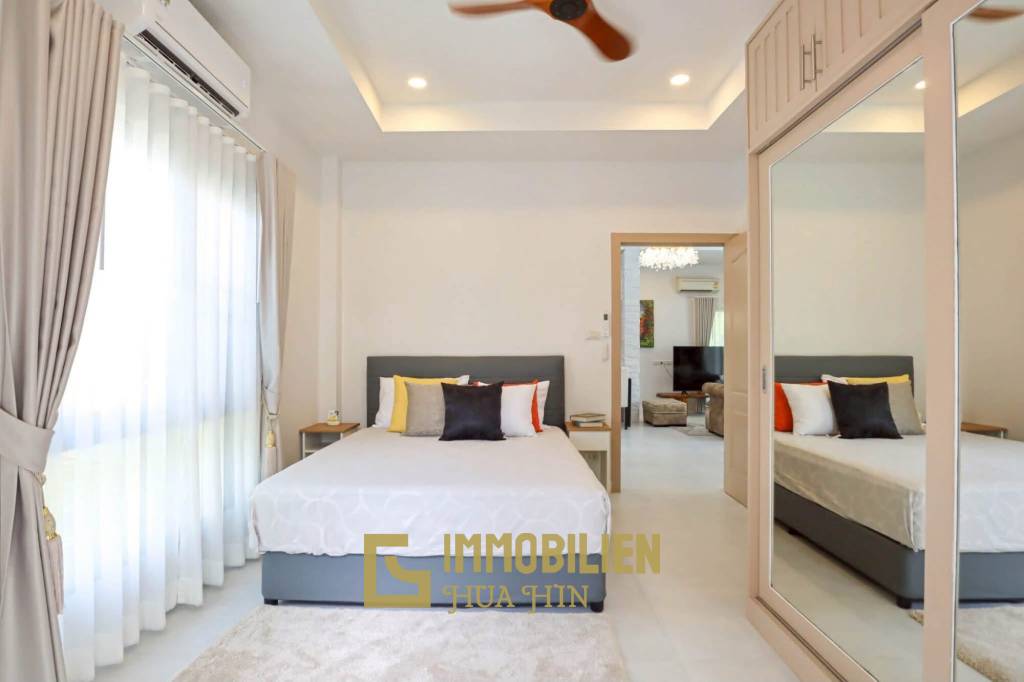190 sqm pool villa in Thap Tai Hua Hin freehold