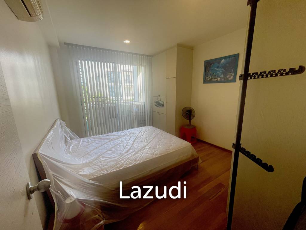 Close to the beach / pool view / balcony