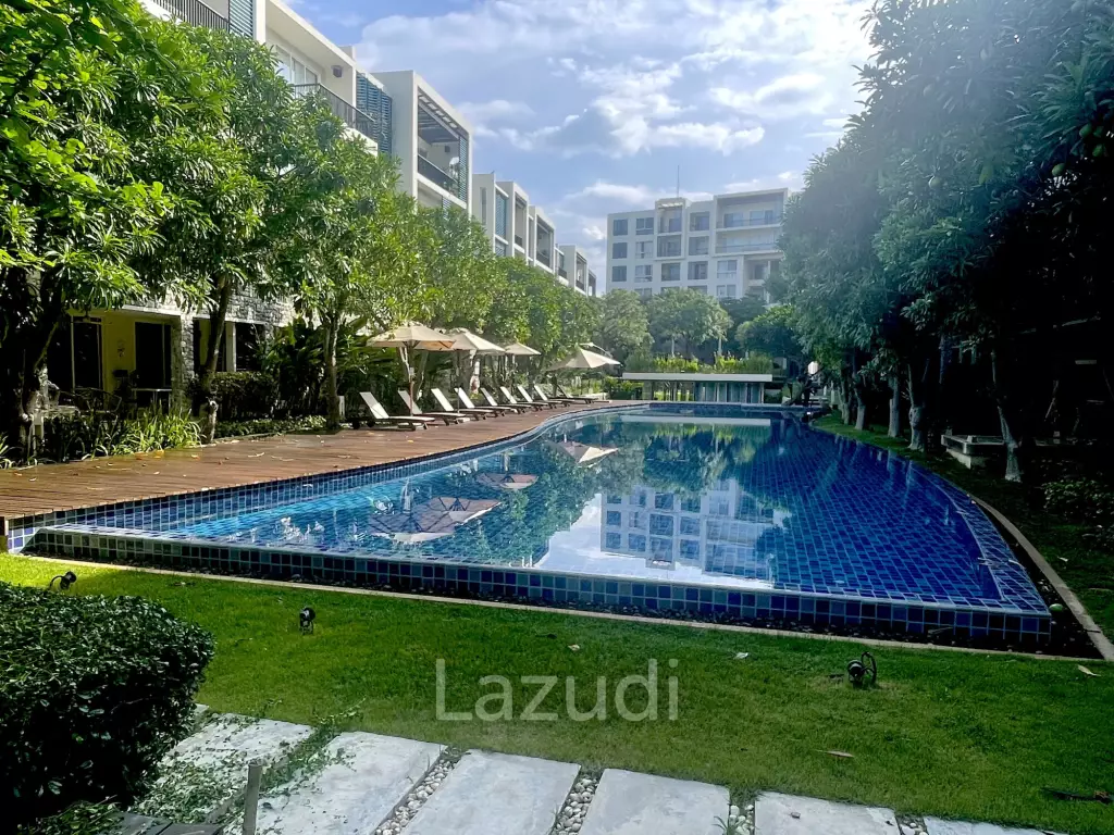 Close to the beach / pool view / balcony