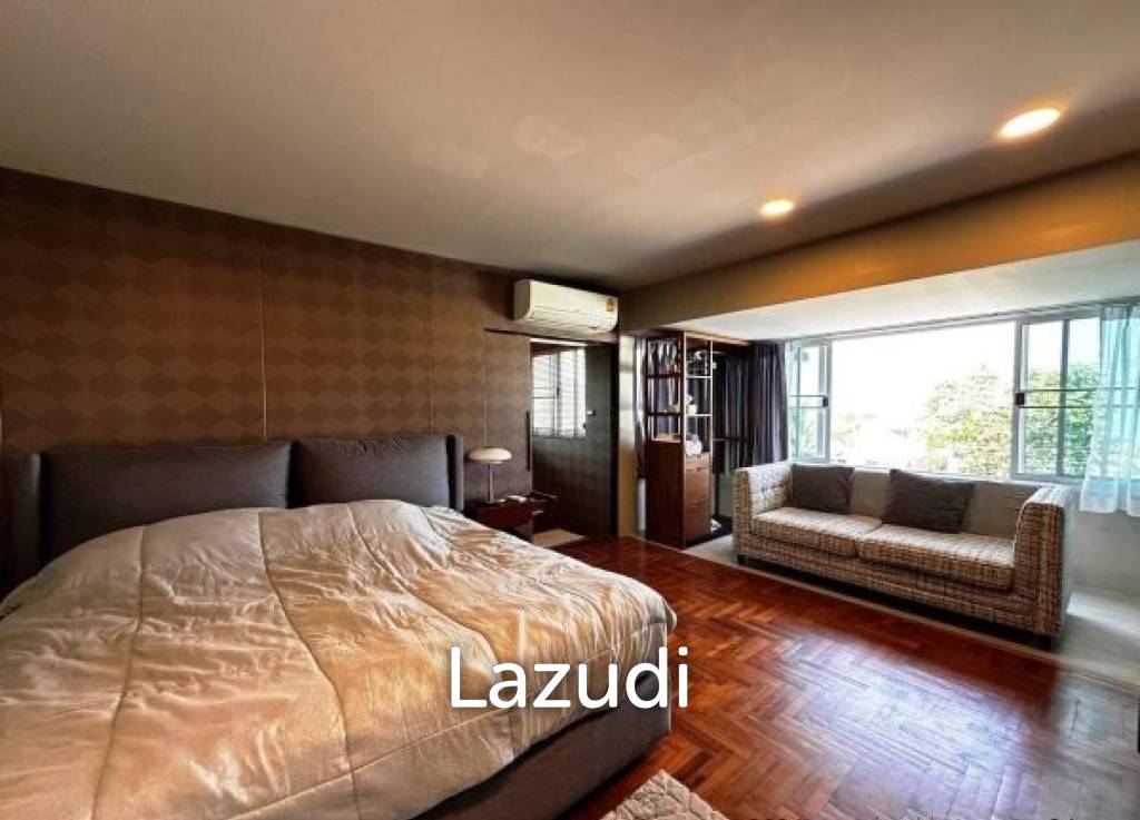 3 STOREY VILLA CLOSE TO THE BEACH IN KHAO KA LOK