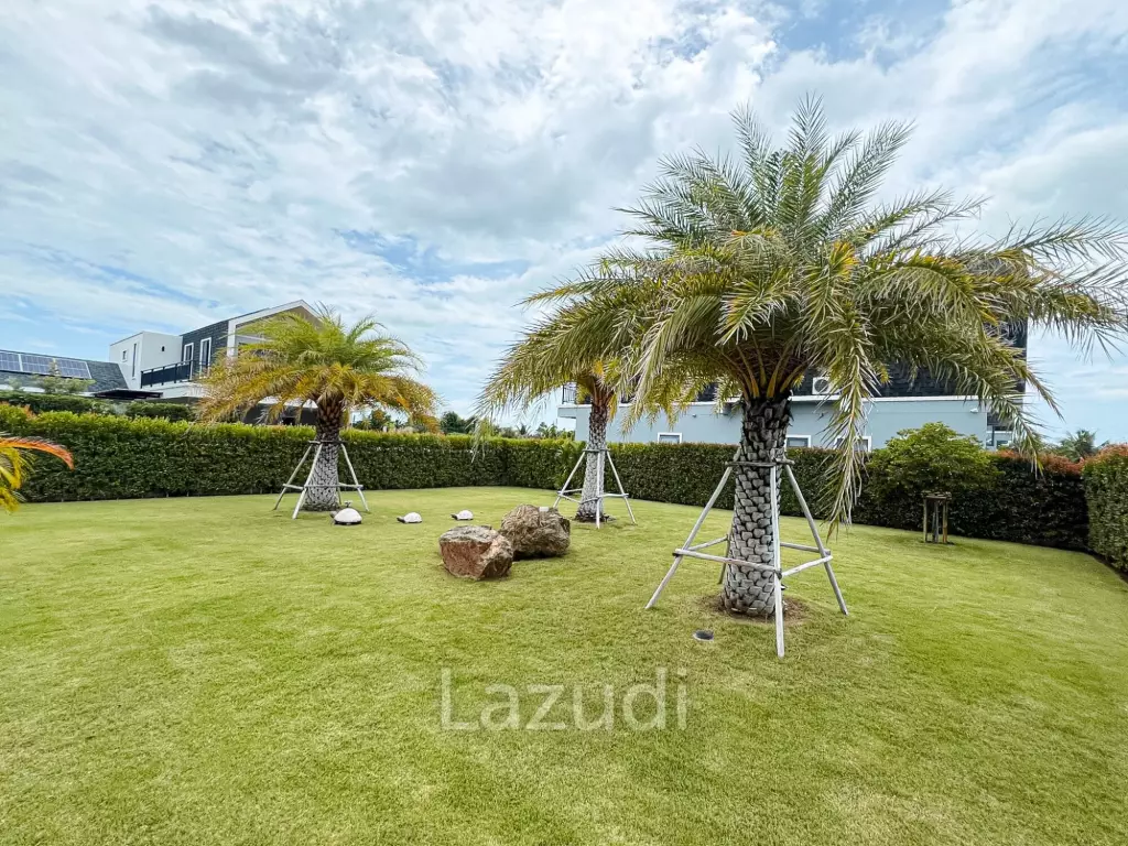 300sqm pool villa with rooftop terrace in Pak Nam Pran