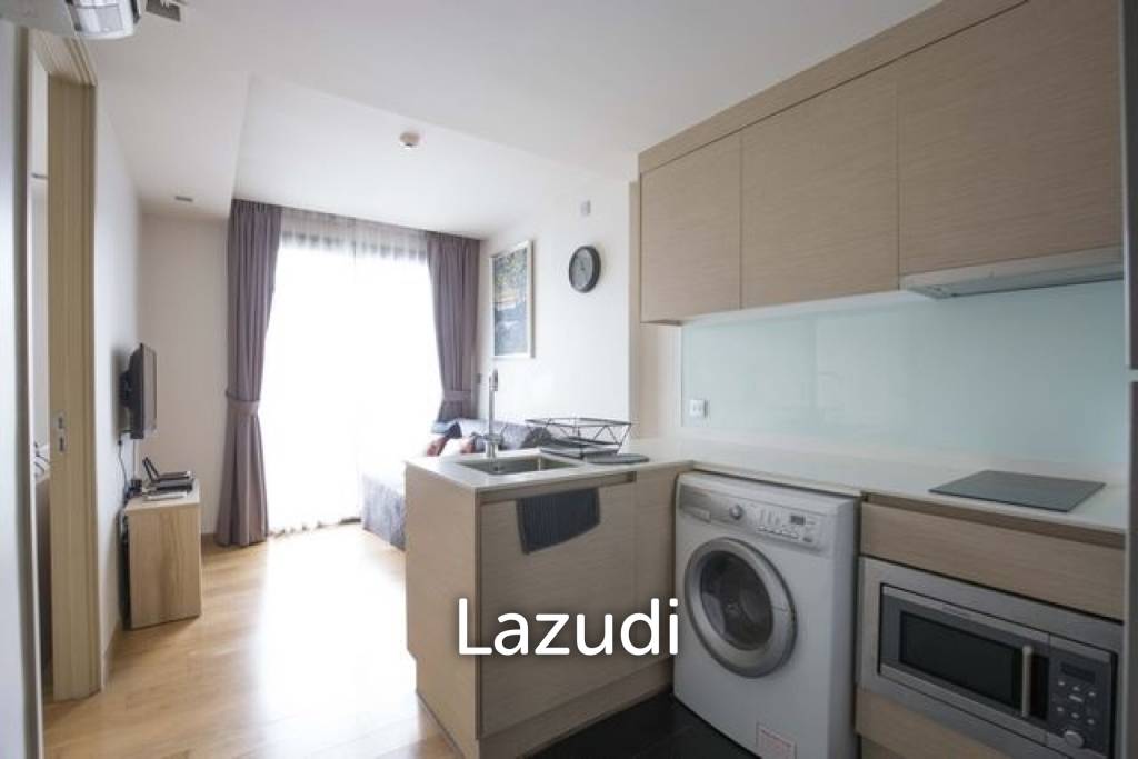 34 sqm 1 Bedroom Condo on 4th Floor at Via Botani Khlong Tan Nuea Bangkok