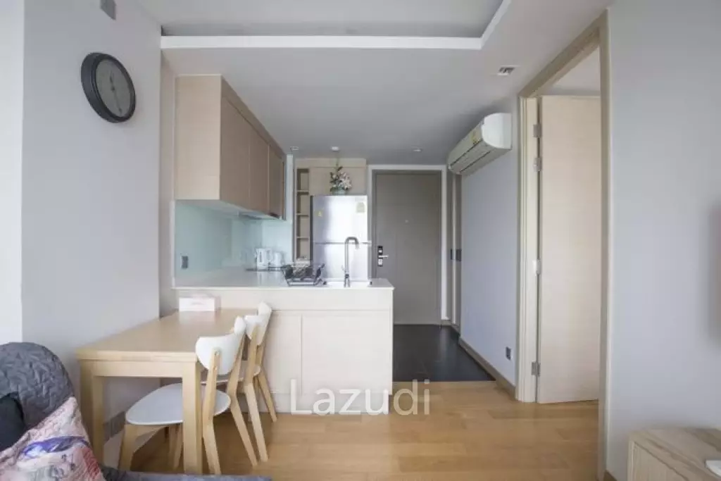 34 sqm 1 Bedroom Condo on 4th Floor at Via Botani Khlong Tan Nuea Bangkok