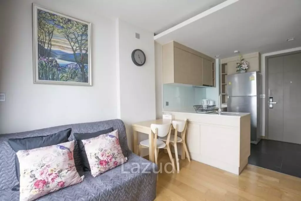 34 sqm 1 Bedroom Condo on 4th Floor at Via Botani Khlong Tan Nuea Bangkok