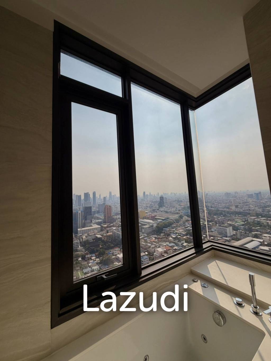 69 sqm high floor condo The Address Siam Ratchathewi Bangkok