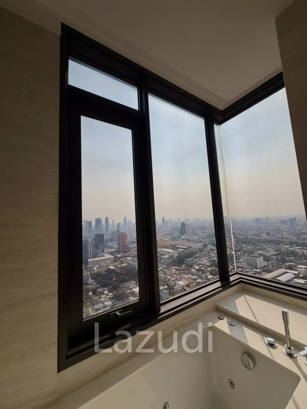 69 sqm high floor condo The Address Siam Ratchathewi Bangkok