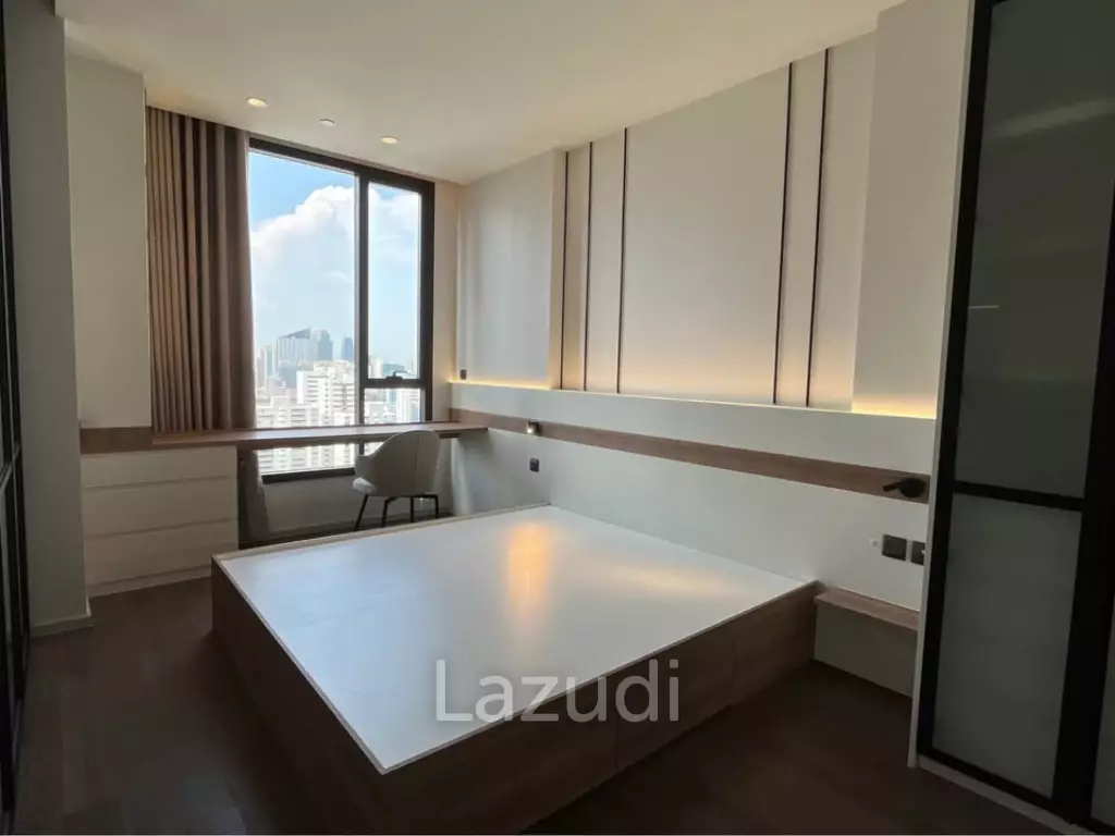 43.5 sqm high floor condo at MUNIQ Sukhumvit 23 in Wattana Bangkok