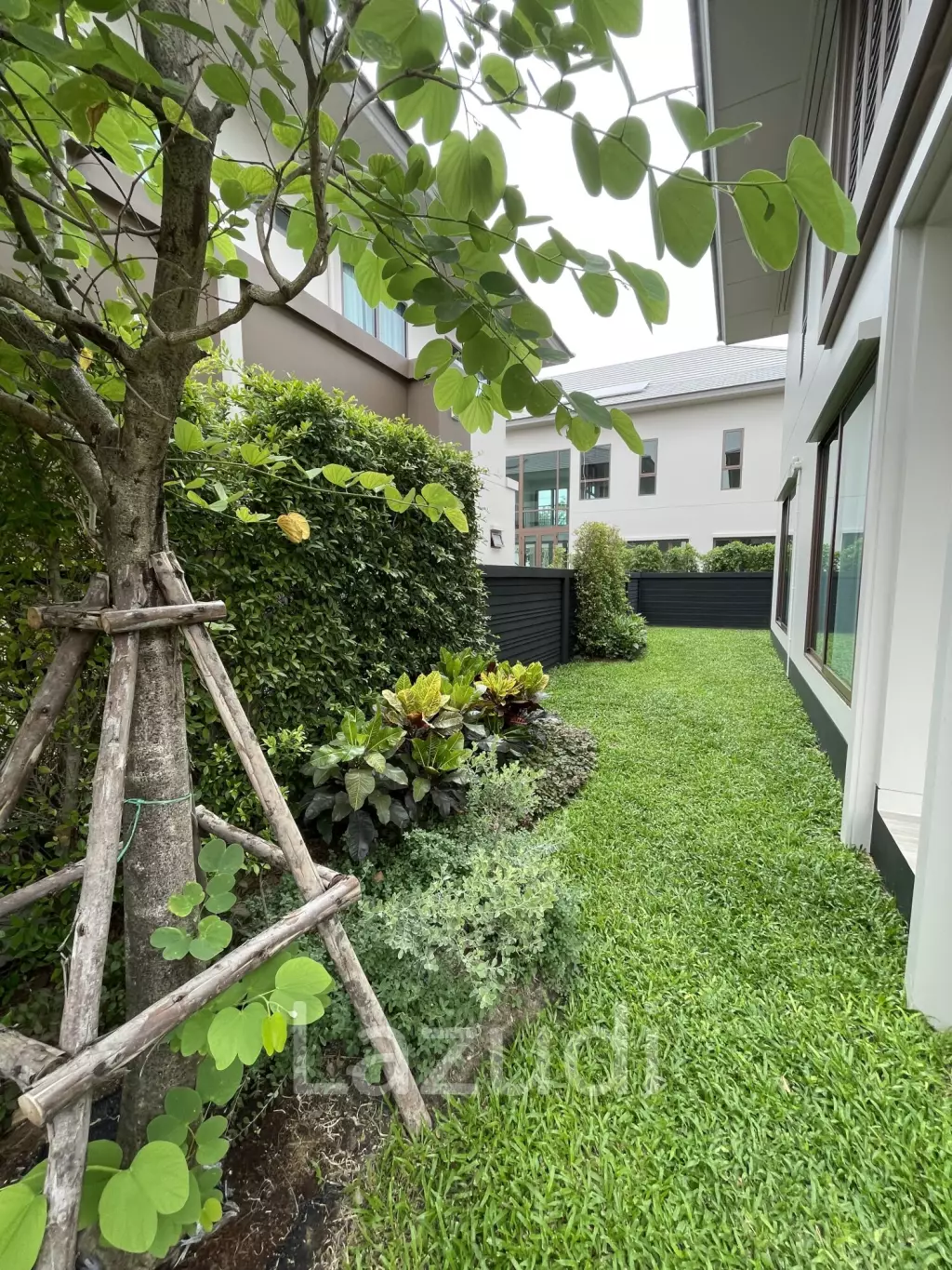 4 Bed 4 Bath Detached House For Rent in Burasiri Krungthep Kreetha