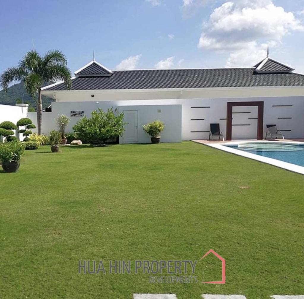 FALCON HILL  : 3 bed luxury pool villa