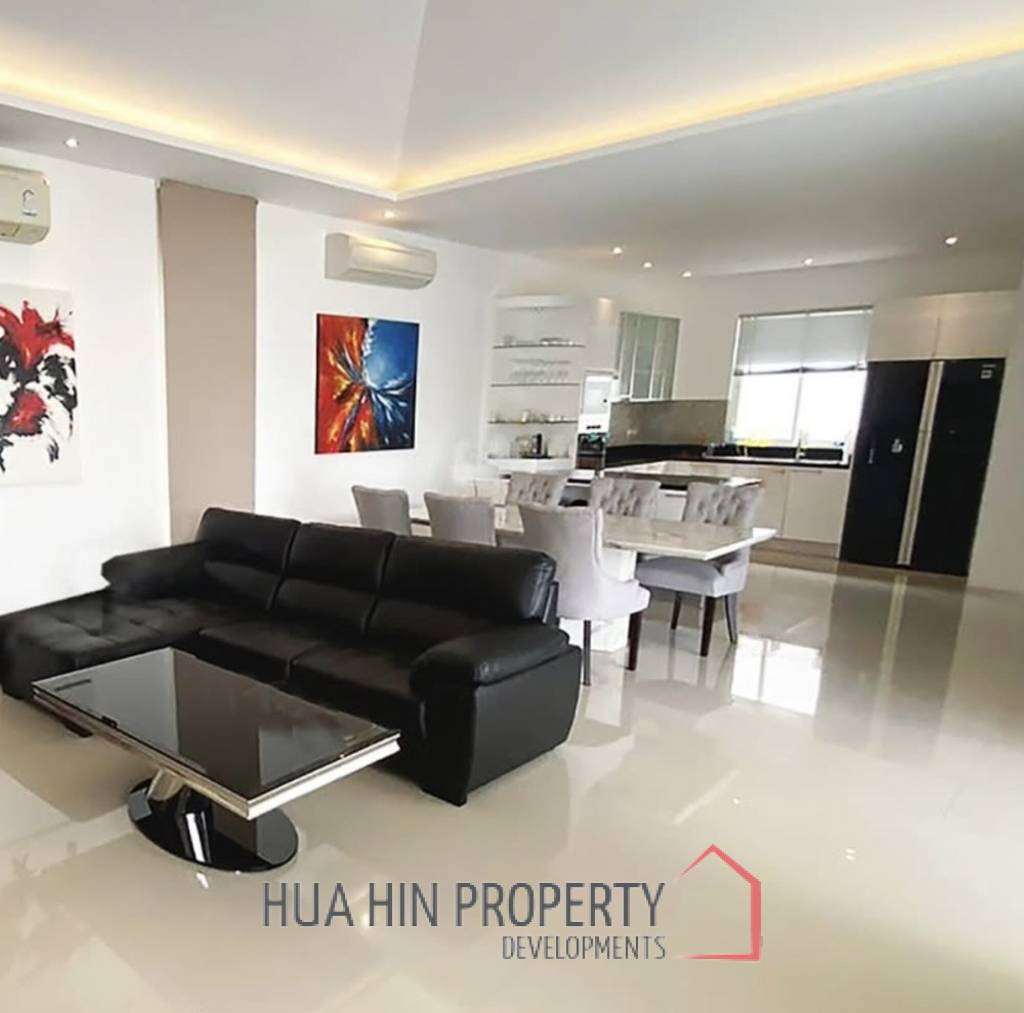 FALCON HILL  : 3 bed luxury pool villa