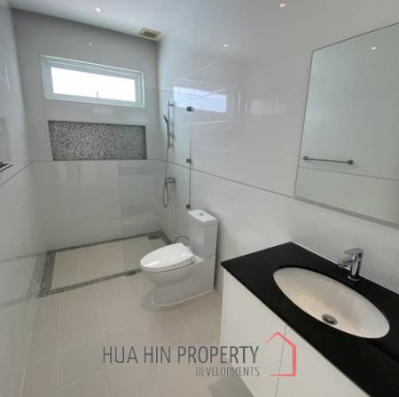 FALCON HILL  : 3 bed luxury pool villa