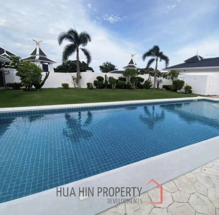 FALCON HILL  : 3 bed luxury pool villa