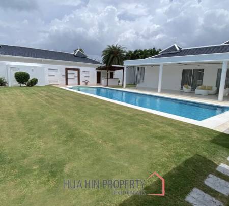 FALCON HILL  : 3 bed luxury pool villa