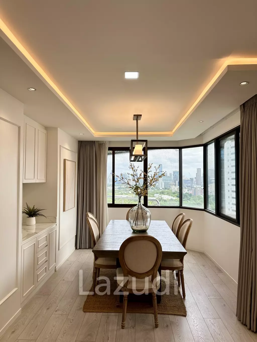 2 bedroom 2 bathroom condo 128 sqm. at Lake Avenue for sale
