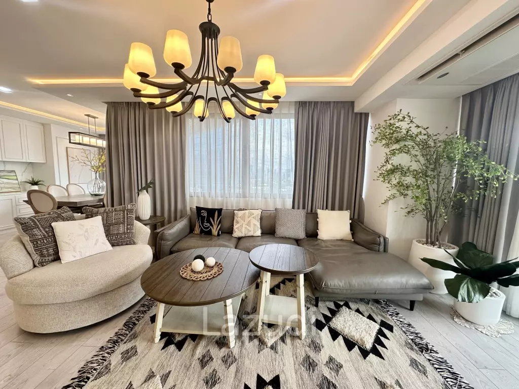 2 bedroom 2 bathroom condo 128 sqm. at Lake Avenue for sale