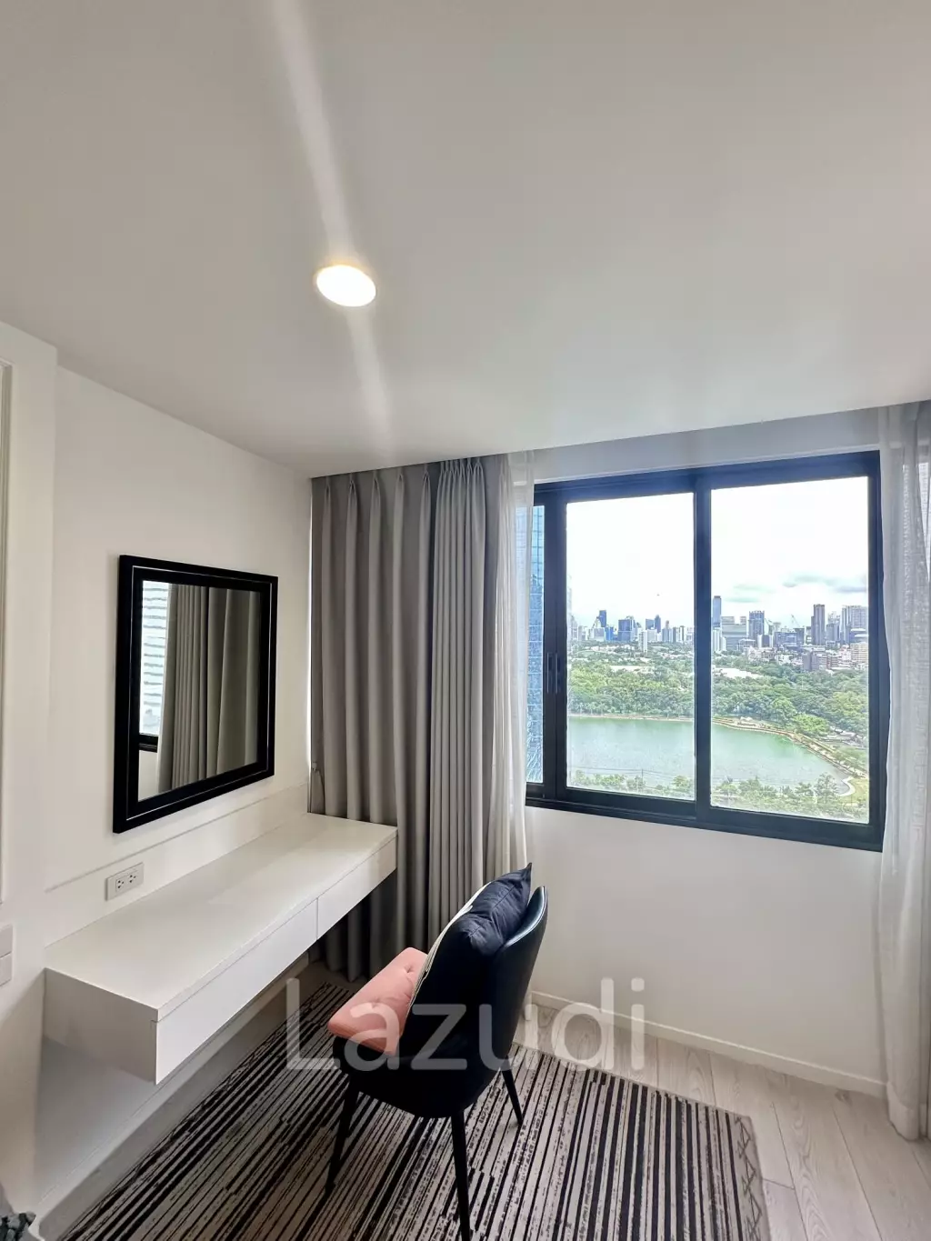 2 bedroom 2 bathroom condo 128 sqm. at Lake Avenue for sale