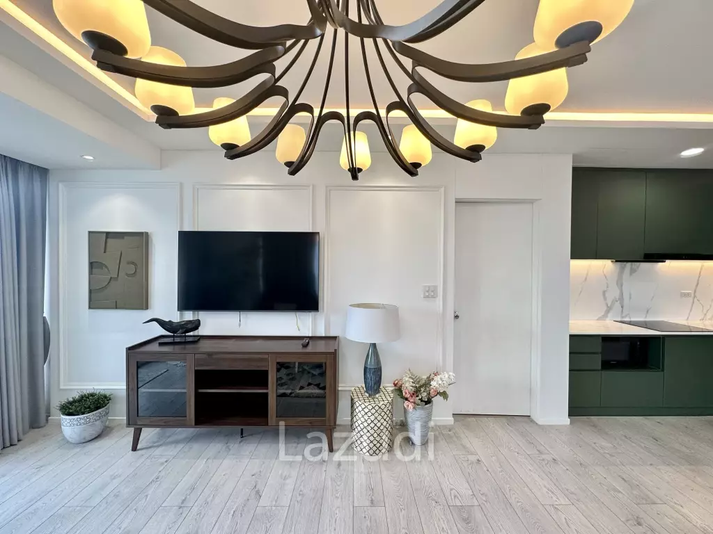 2 bedroom 2 bathroom condo 128 sqm. at Lake Avenue for sale