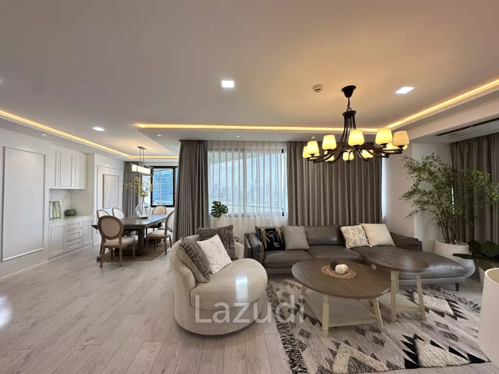 2 bedroom 2 bathroom condo 128 sqm. at Lake Avenue for sale