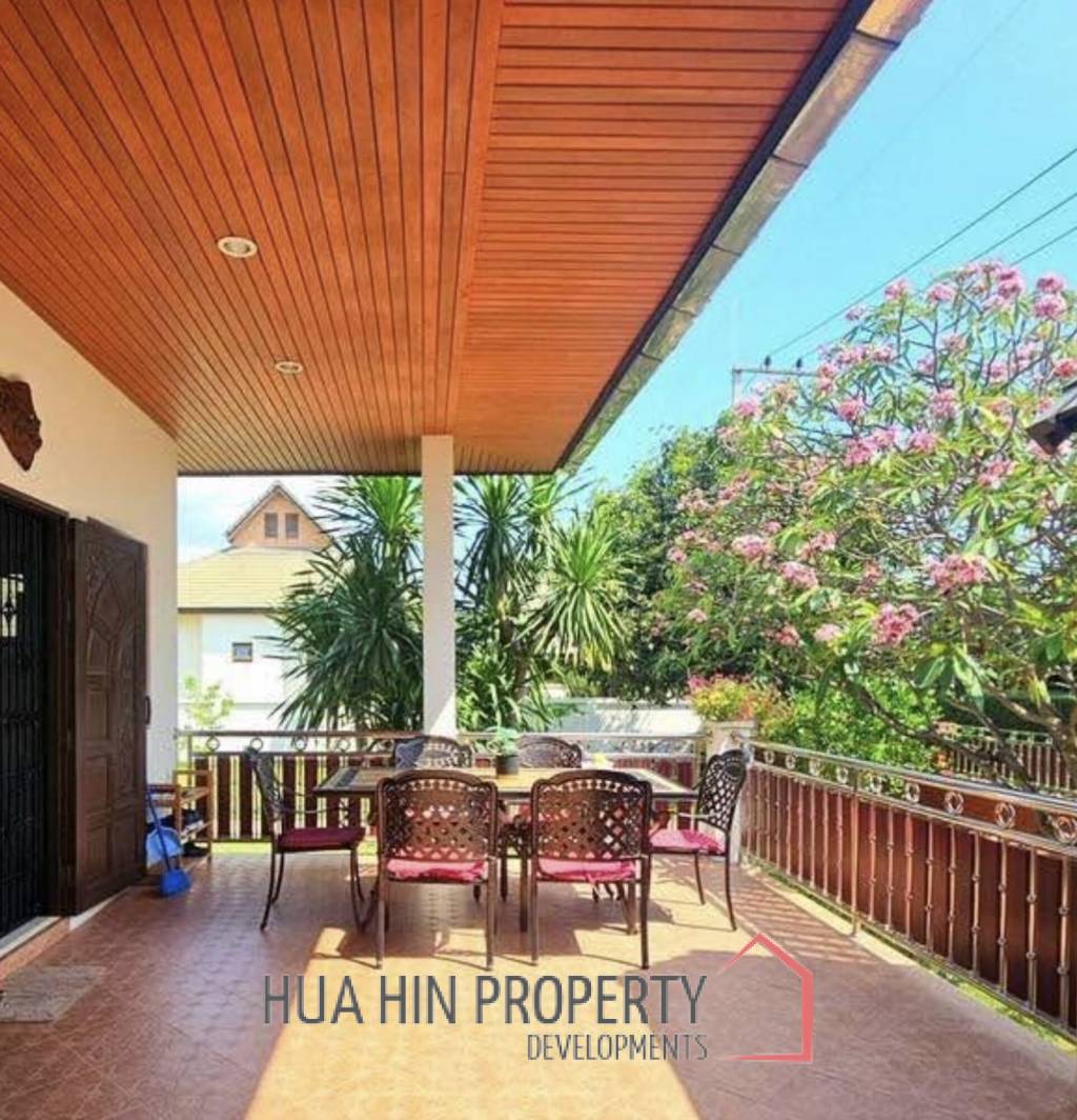 HILLSIDE HAMLET HOME  : 3 bed fully furnished