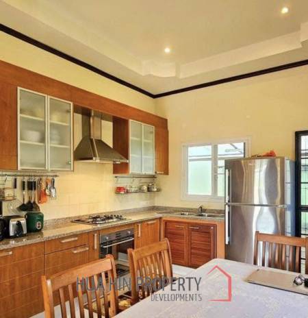 HILLSIDE HAMLET HOME  : 3 bed fully furnished