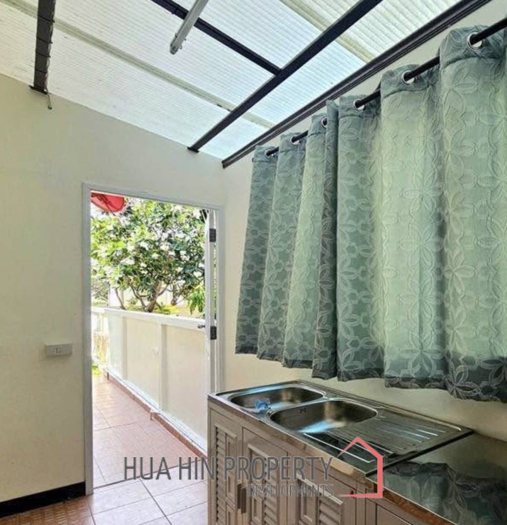 HILLSIDE HAMLET HOME  : 3 bed fully furnished