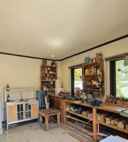 HILLSIDE HAMLET HOME  : 3 bed fully furnished