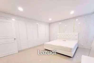 220 sqm condo on 12th floor in Khlong Toei Bangkok