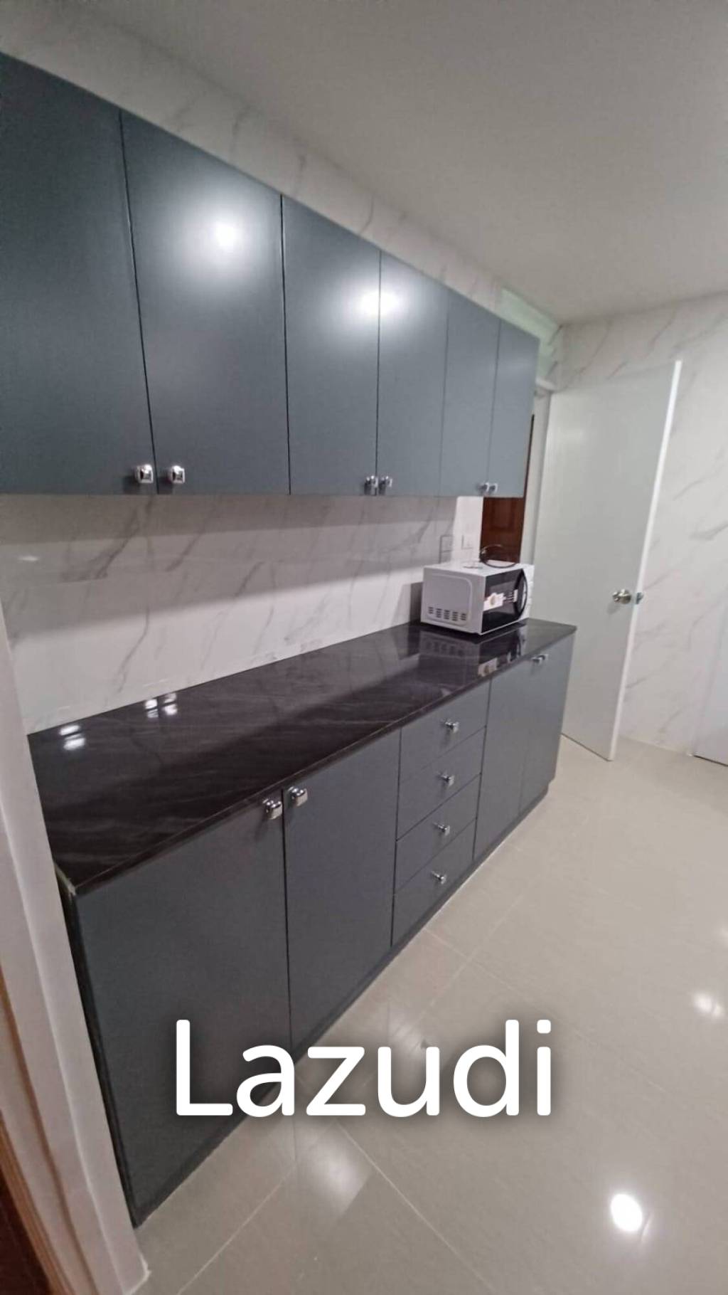 220 sqm condo on 12th floor in Khlong Toei Bangkok