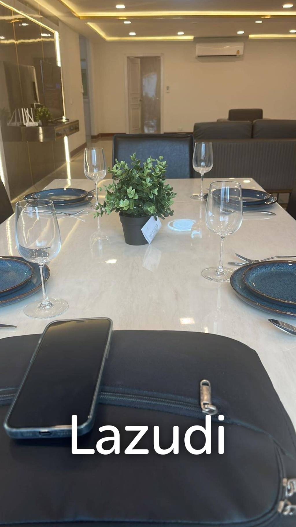 220 sqm condo on 12th floor in Khlong Toei Bangkok