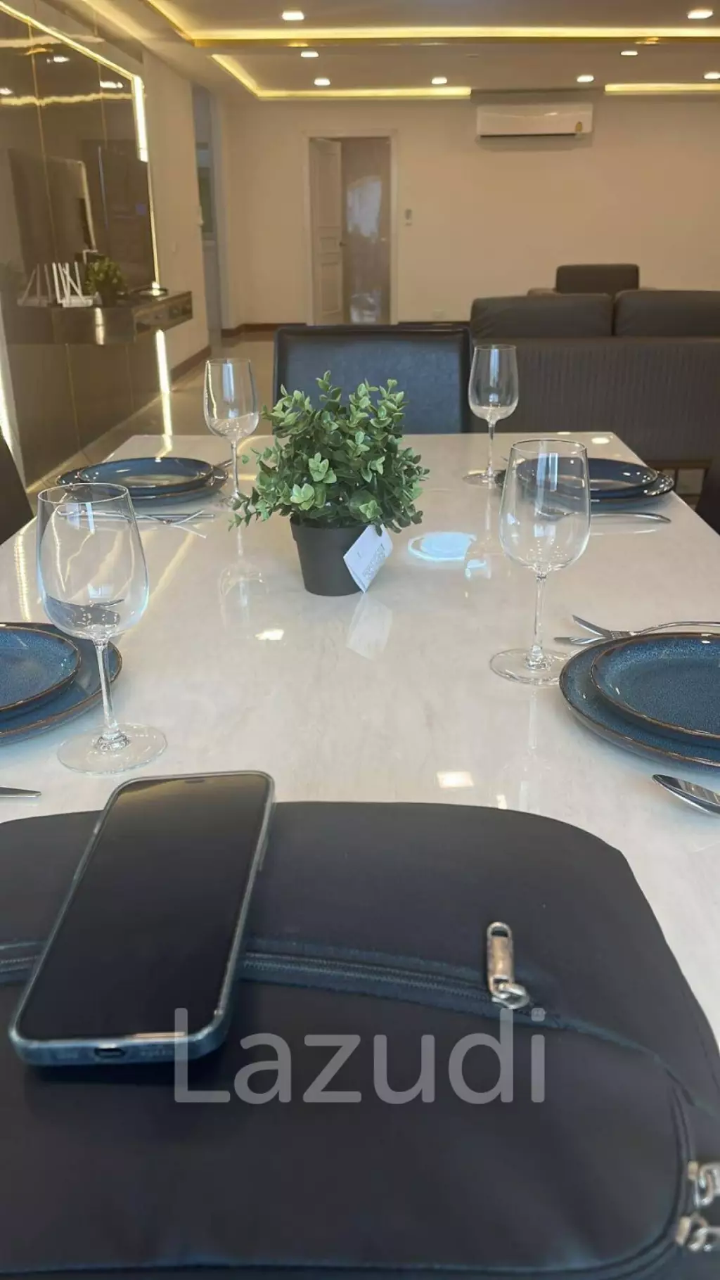 220 sqm condo on 12th floor in Khlong Toei Bangkok