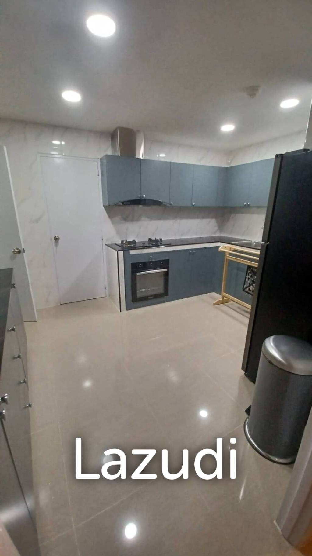 220 sqm condo on 12th floor in Khlong Toei Bangkok