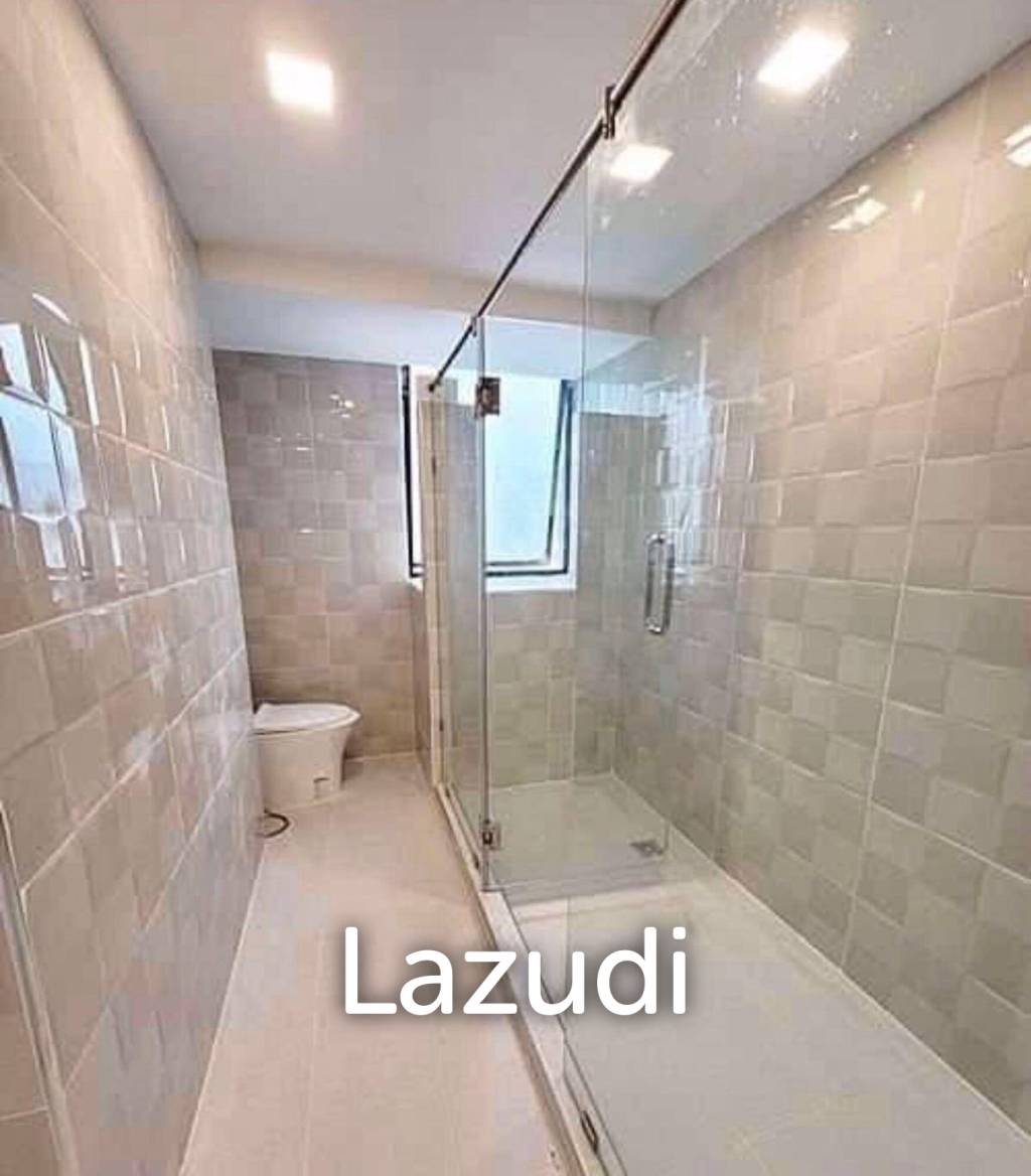 220 sqm condo on 12th floor in Khlong Toei Bangkok
