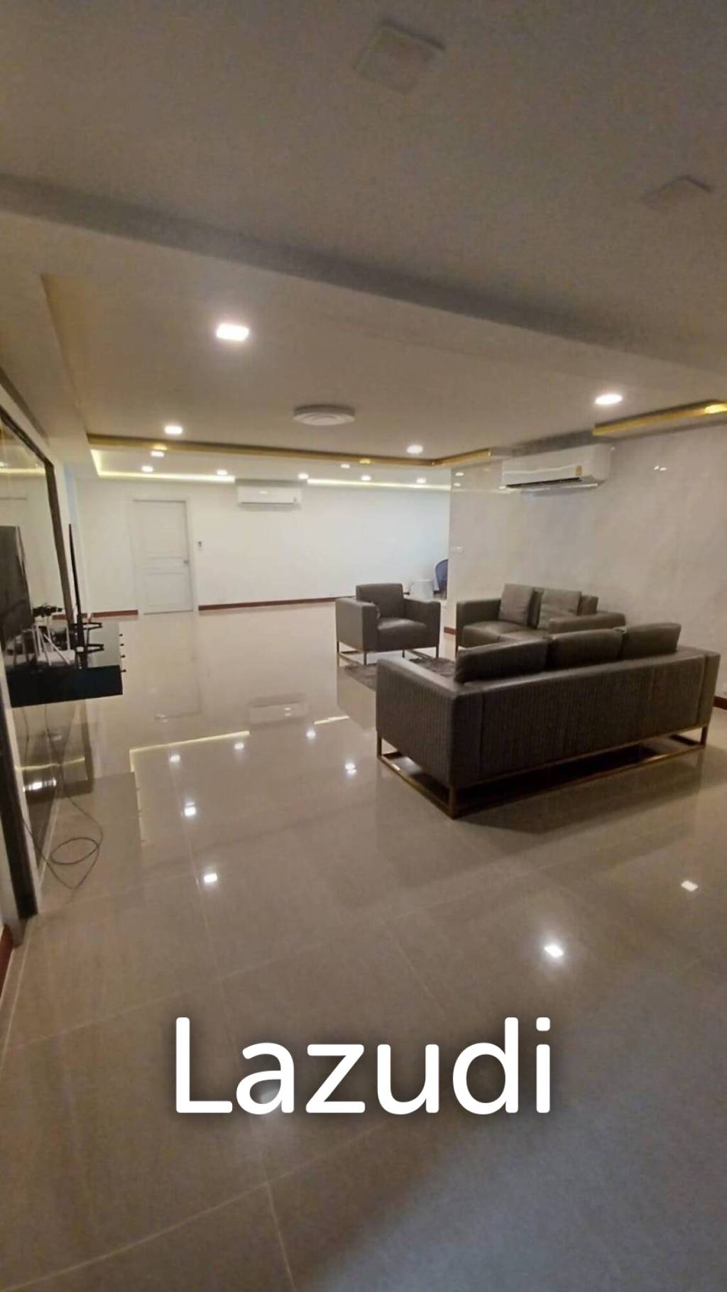 220 sqm condo on 12th floor in Khlong Toei Bangkok