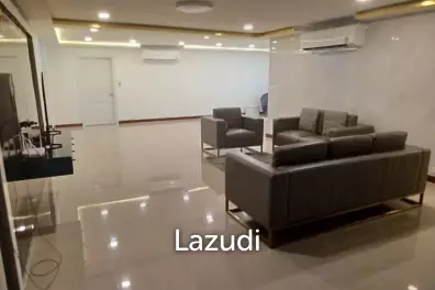 220 sqm condo on 12th floor in Khlong Toei Bangkok
