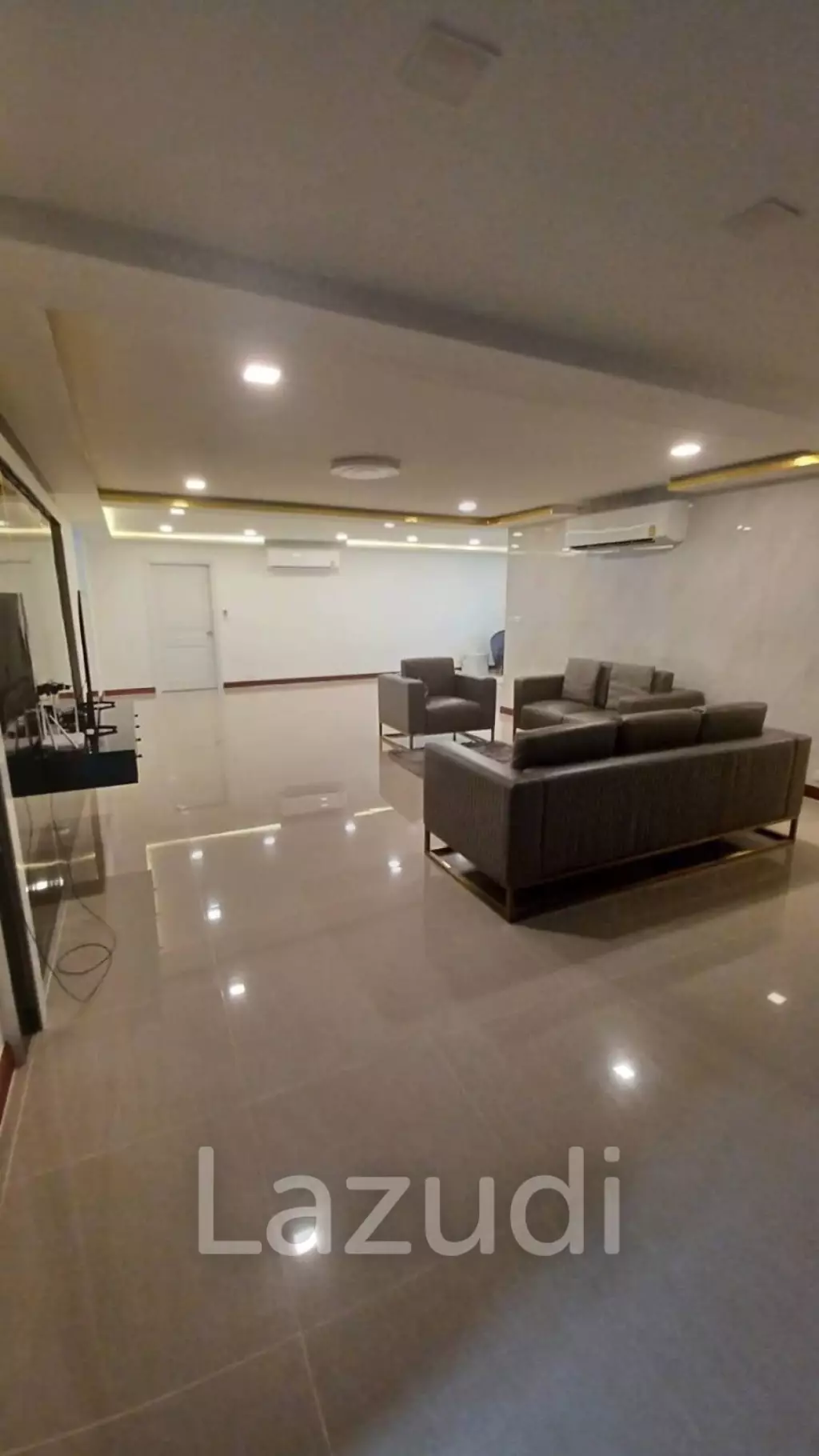 220 sqm condo on 12th floor in Khlong Toei Bangkok