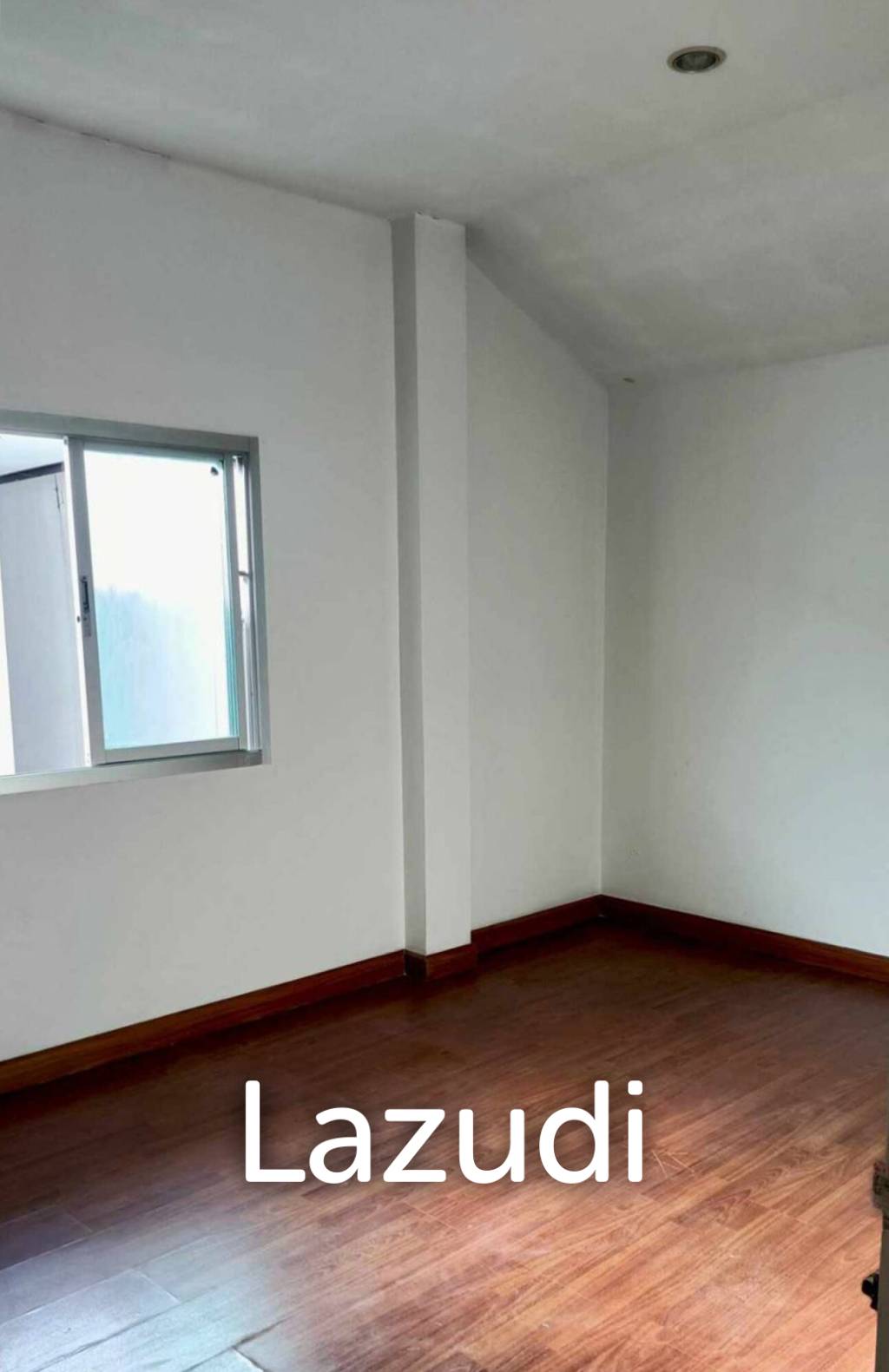 ขายบ้านทาวน์โฮม 2 ชั้น 3 ห้องนอน ในตัวเมืองเชียงราย
