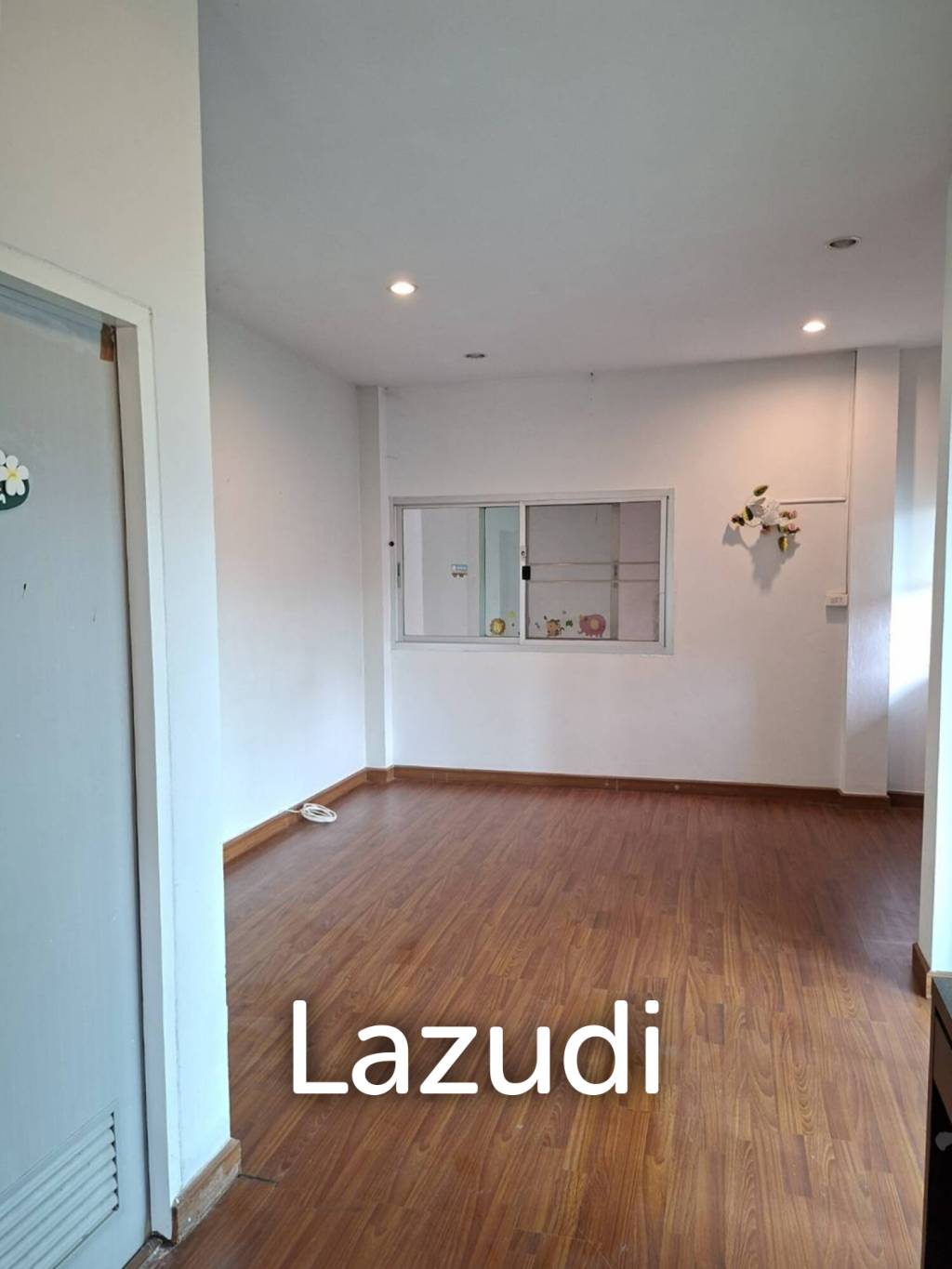 ขายบ้านทาวน์โฮม 2 ชั้น 3 ห้องนอน ในตัวเมืองเชียงราย