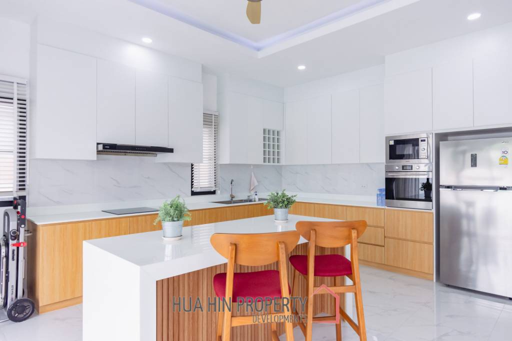 Modern pool villa 3 bedroom in Hua Hin City