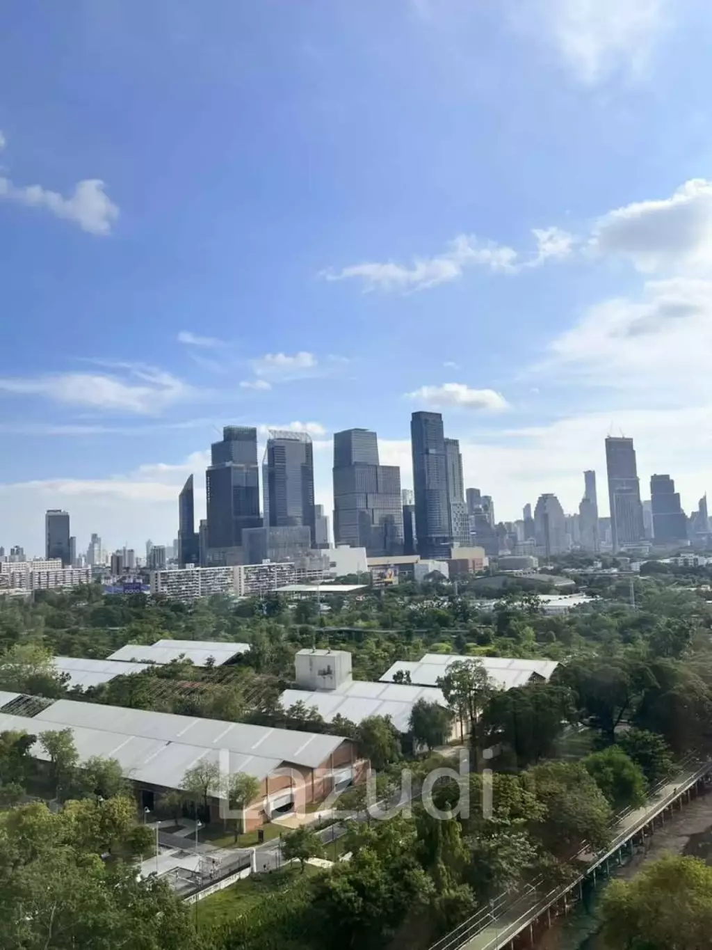 106 sqm high floor condo Lake Green Khlong Toei Bangkok