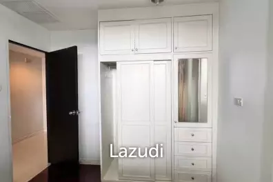106 sqm high floor condo Lake Green Khlong Toei Bangkok
