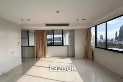 106 sqm high floor condo Lake Green Khlong Toei Bangkok