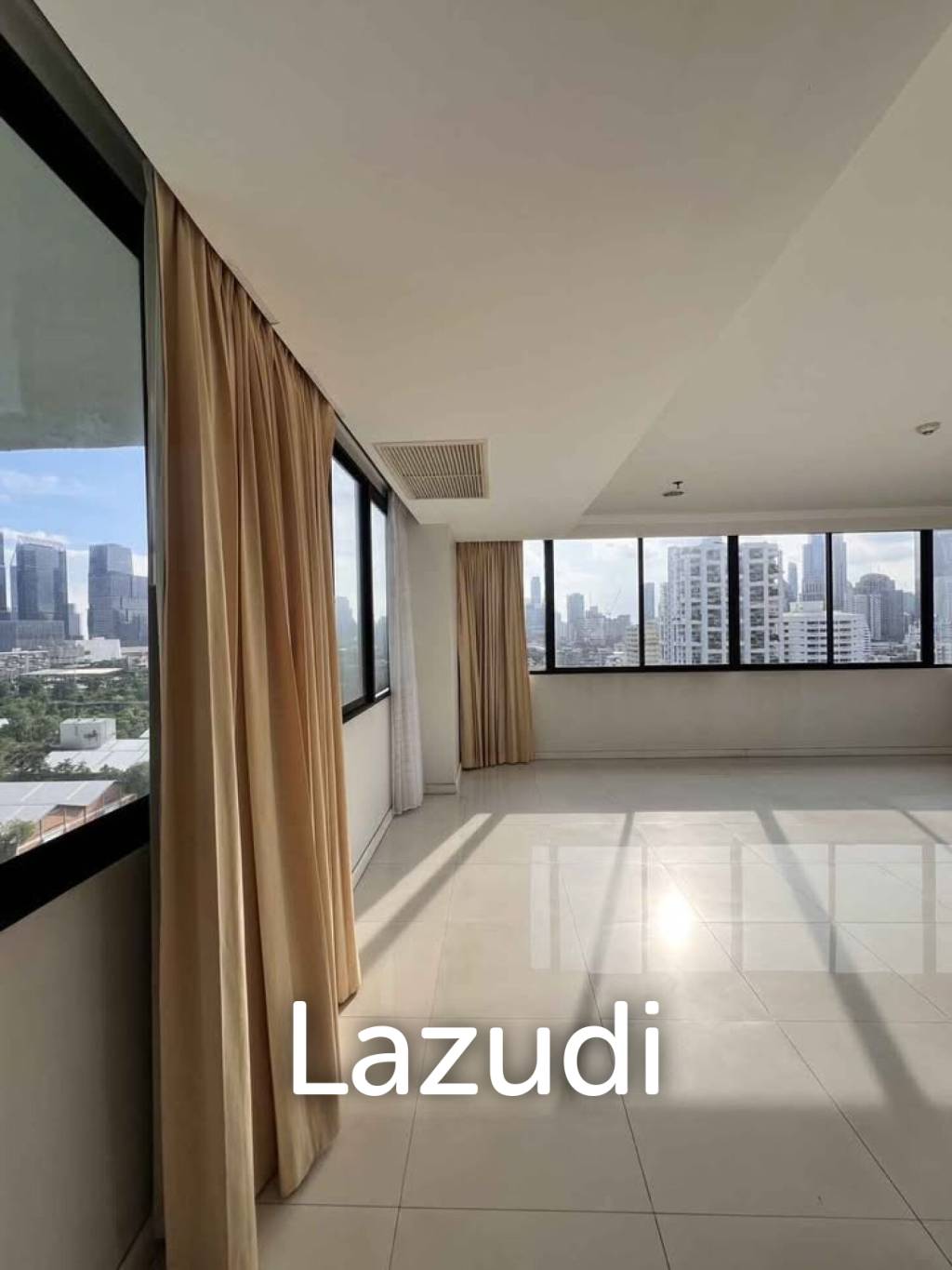 106 sqm high floor condo Lake Green Khlong Toei Bangkok