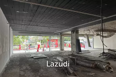 พื้นที่ร้านอาหาร คาเฟ่ ชั้นล่าง 226 ตร.ม. ย่านสีลม บางรัก ทำเลการค้าใจกลางเมือง