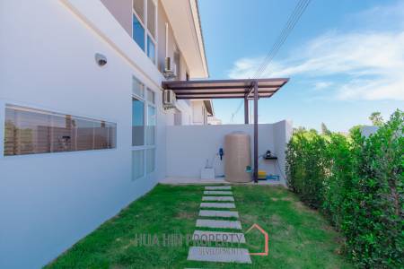 195 sqm modern 3 bedroom villa in Amity Green Hua Hin - Two Storey Twin House