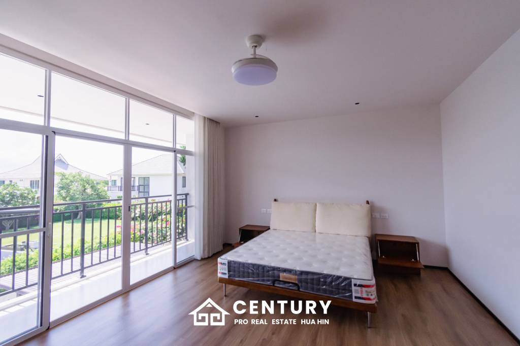 304 Kvm 3 Seng 3 Bad Villa for Salg