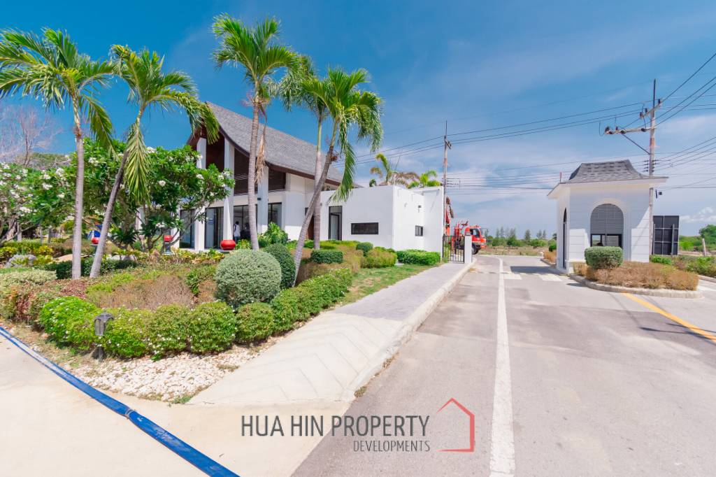 195 sqm modern 3 bedroom villa in Amity Green Hua Hin - Two Storey Twin House
